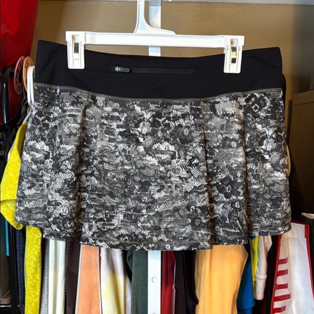 Lululemon Pace Rival Skirt Regular 13" Sz 10 Masked Lace Starlight Black 1033